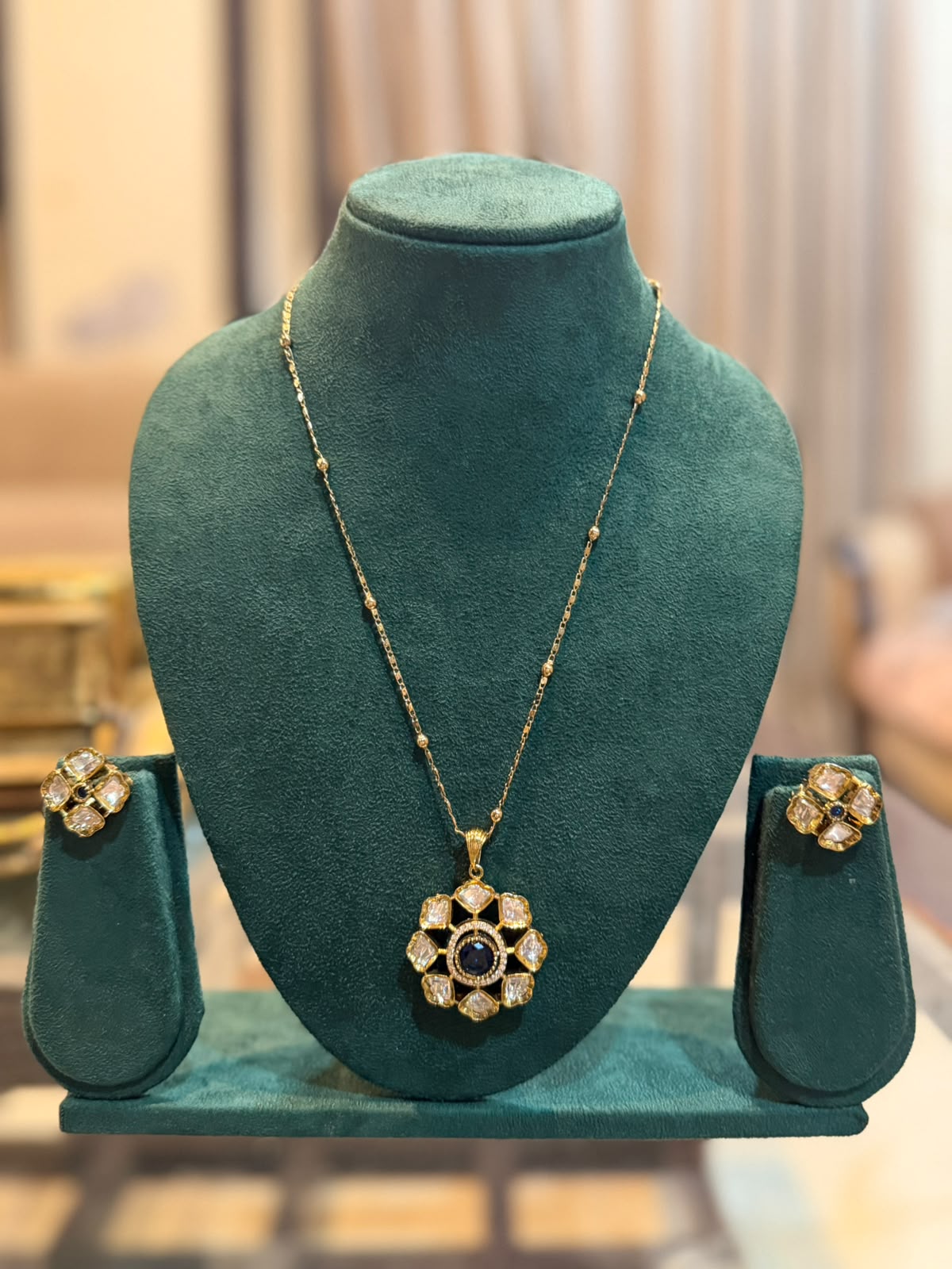 Gold Chain Flower Pendant Set