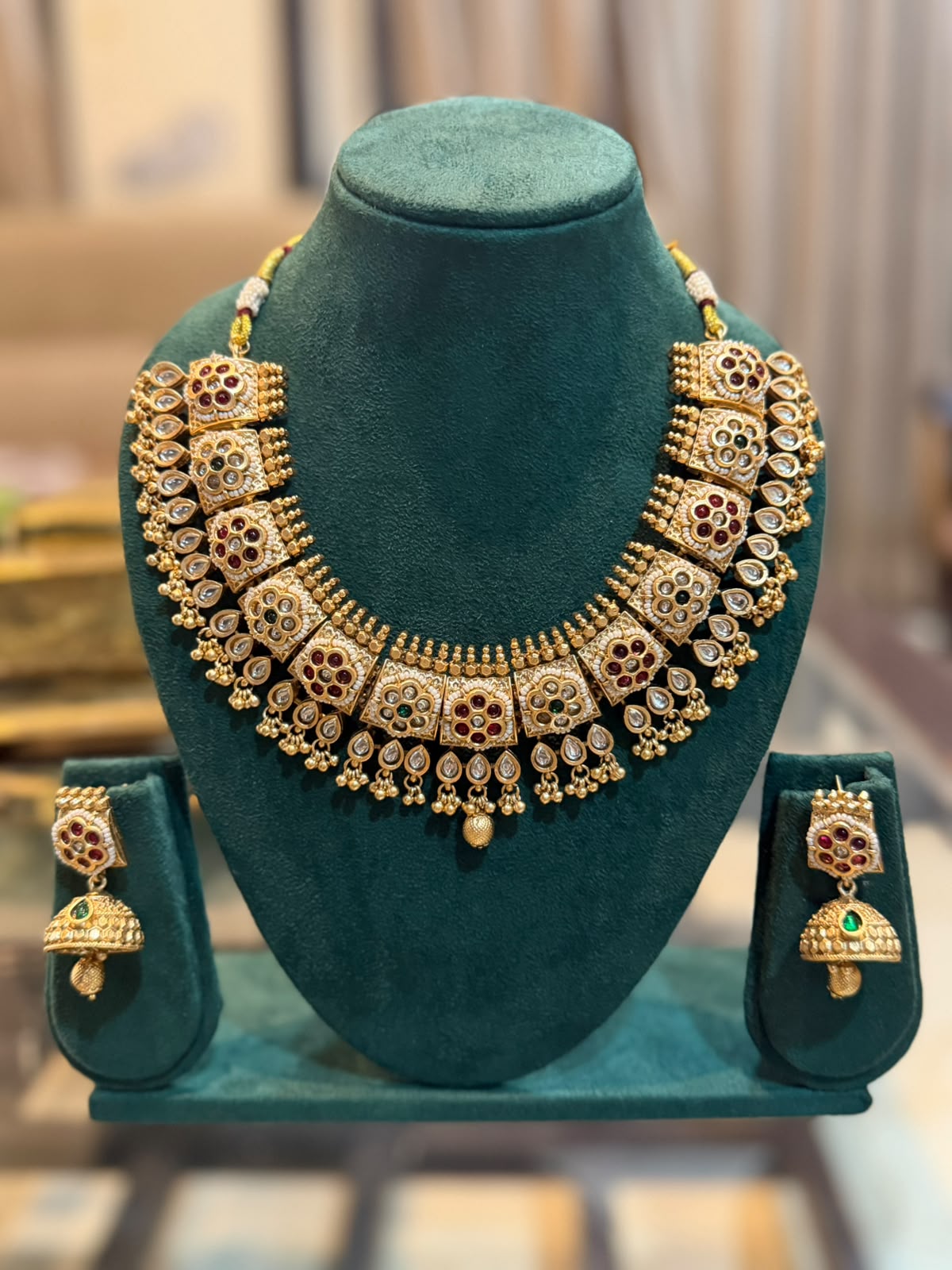 Gold Square Floral Choker Set