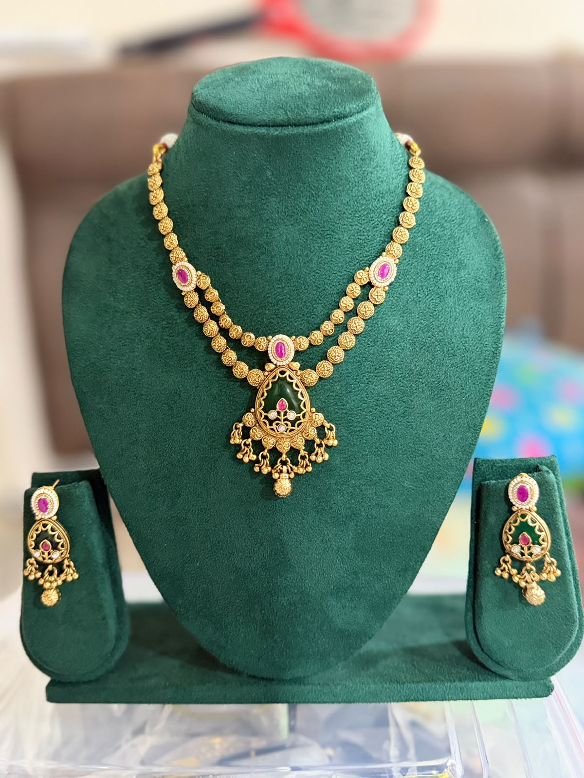 Antique Gold Emerald Drop Pendant Necklace Set