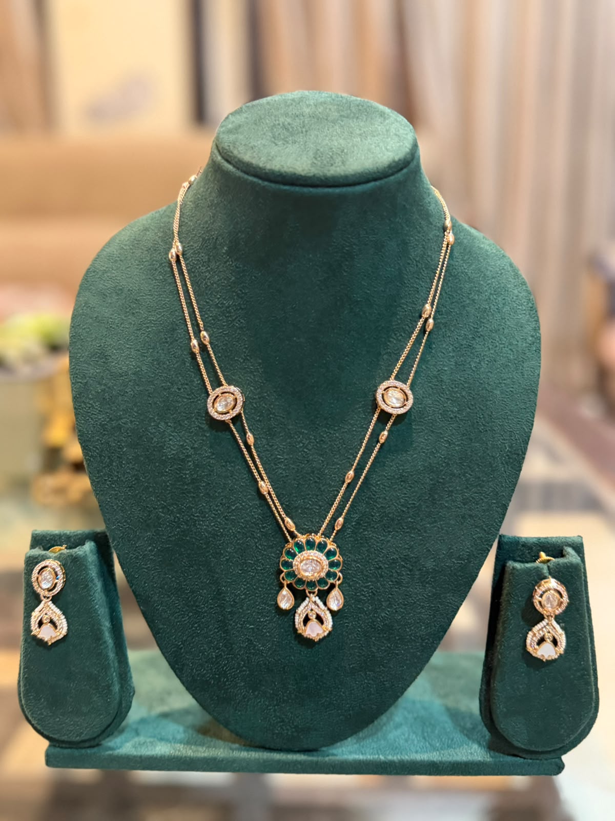 Emerald Bloom Chain Pendant Set