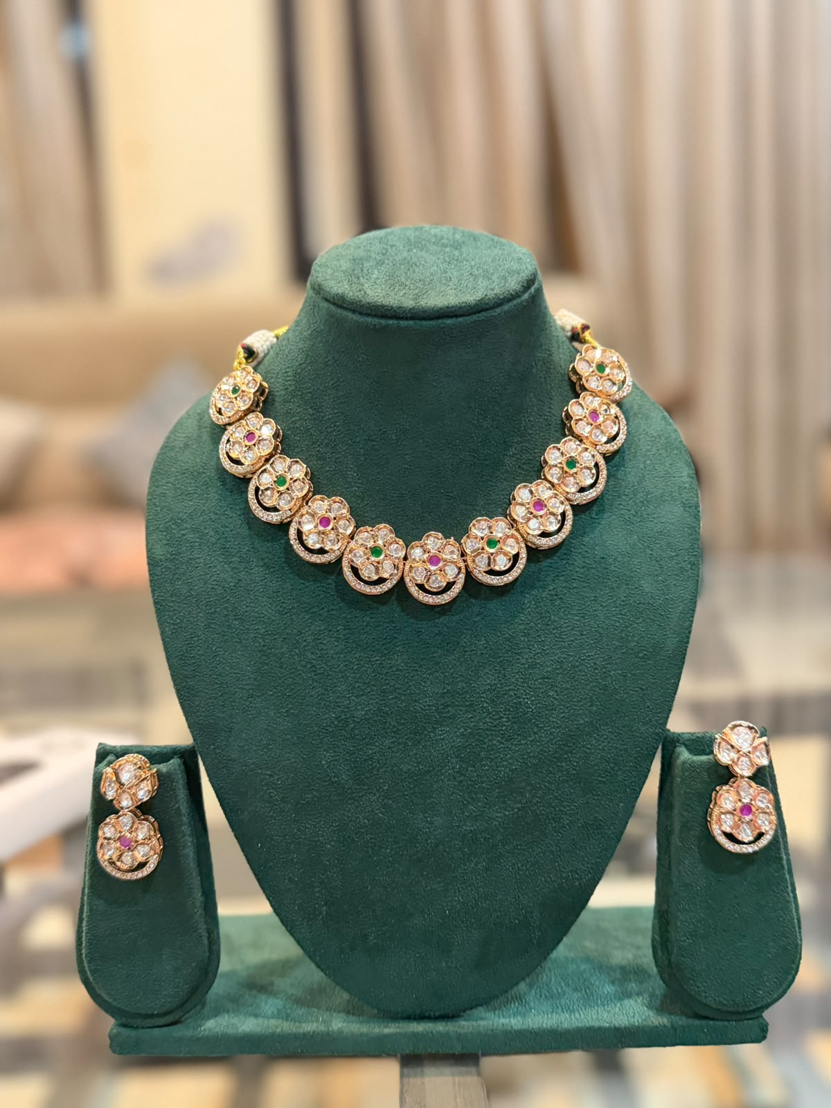 Antique Gold Floral Wheel Necklace Set